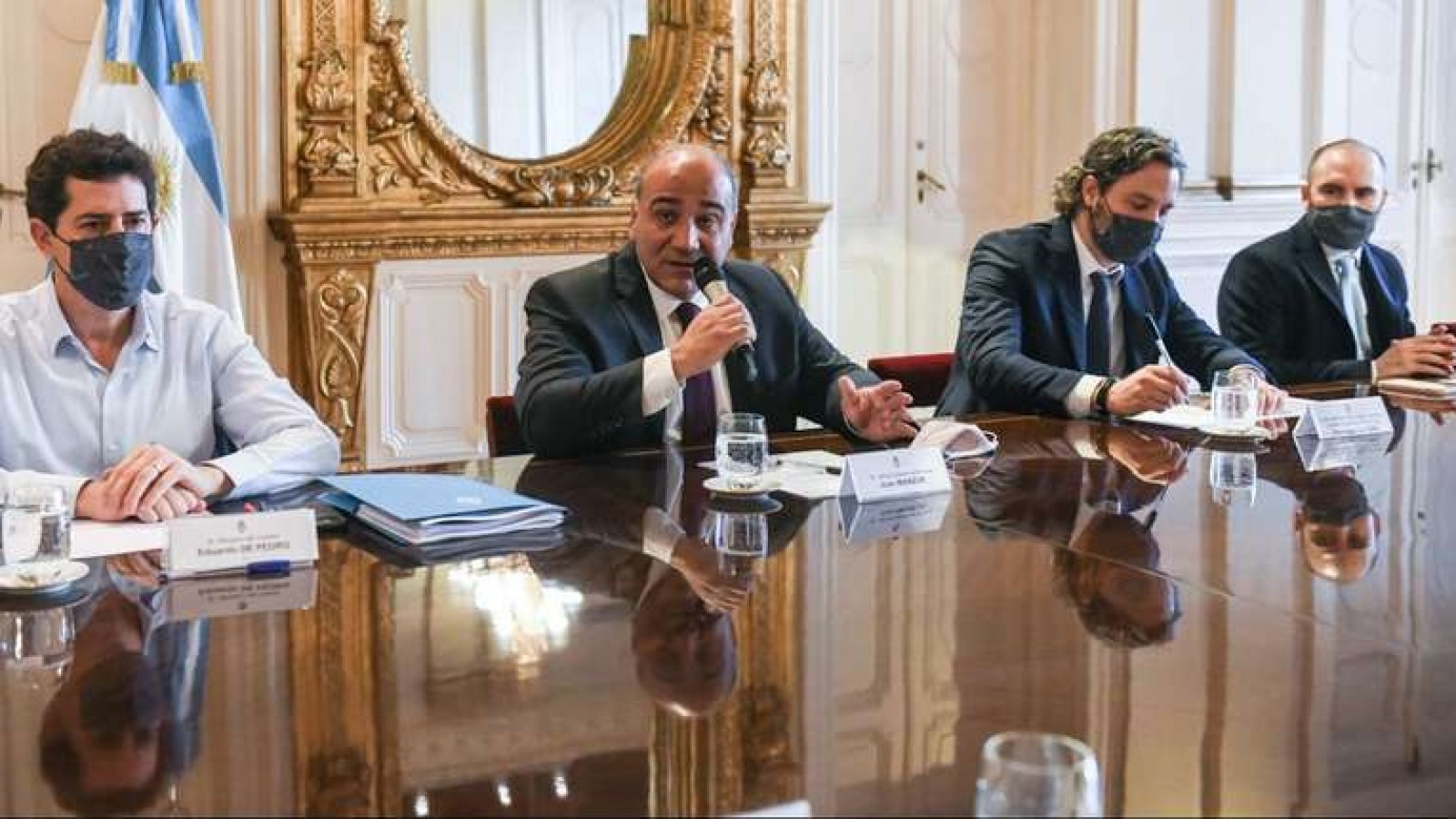 Juan Manzur encabeza la primera reunión de Ministros